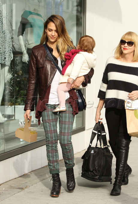 Haven Garner Warren Jessica Alba Cafe M.