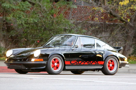 Adam Levine  porsche carrera cell phone the voice singer maroon 5 Behati Prinsloo  