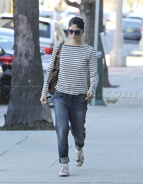 Selma Blair sunglasses stripes shopping shoes jeans 