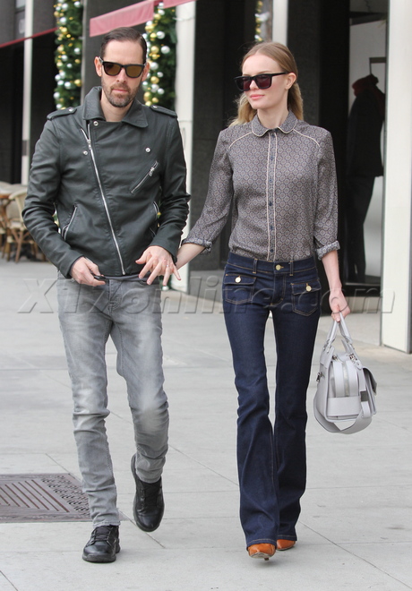 jeans Kate Bosworth skinny shopping leather jacket holding hands sunglasses