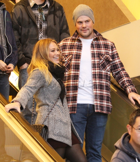 Hilary Duff Mike Comrie movies weight sweater plaid shirt jeans 
