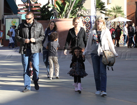 Heidi Klum Marin Kristen  Helene Boshoven Samuel The Cheesecake factory grumpy sunglasses boyfriend 