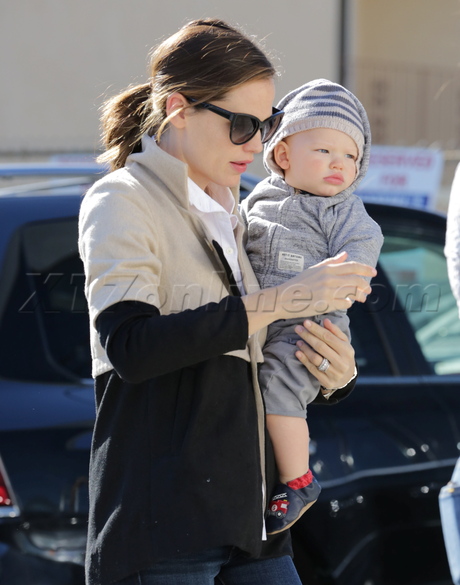boots Jennifer Garner  garner kids sunglasses jeans jenny bec's cartigan school violet seraphina 