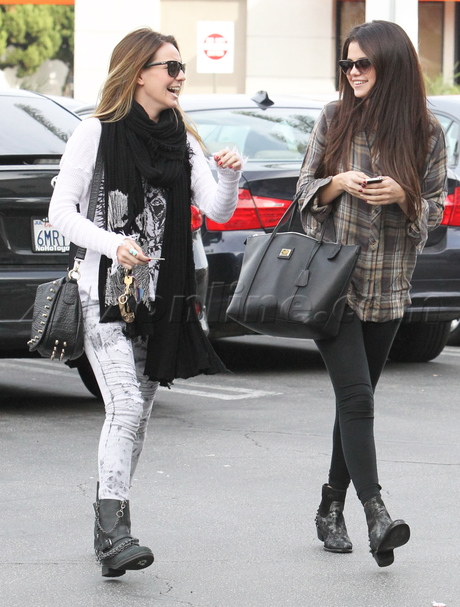 Selena Gomez spandex plaid Justin Bieber yamato 