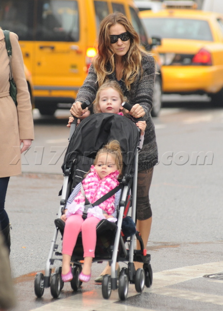Sarah Jessica Parker twins nyc sunglasses stroller school 