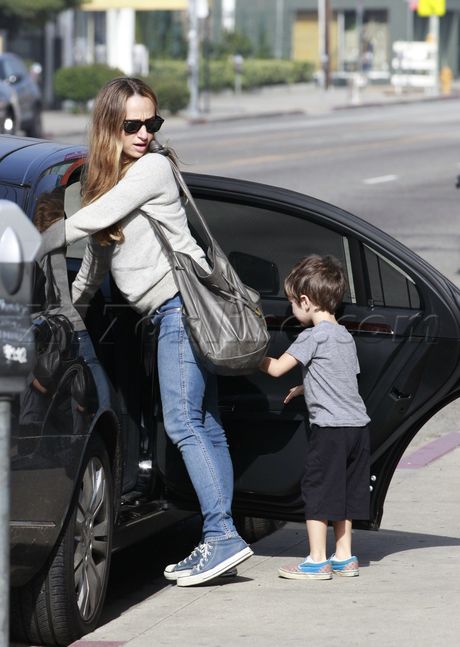 sunglasses kids Tobey Maguire Jennifer Maguire 