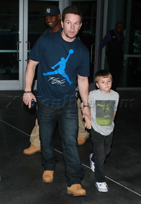 lakers staples center Mark Wahlberg 