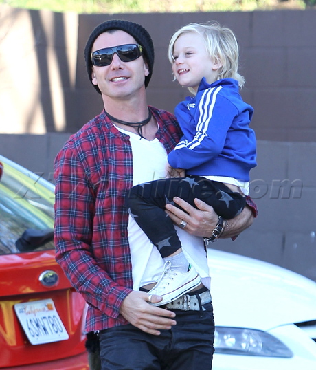 Gwen Stafani Gavin Rossdale puppy Kingston Zuma Hollywood Hills 
