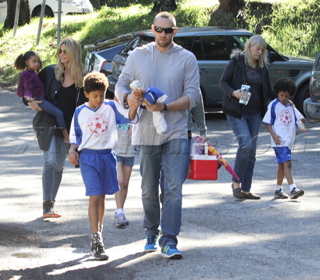 Heidi Klum Brentwood park phone Cleopatra Batman Martin Kristen 