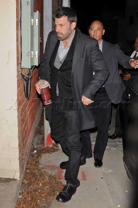 Ben Affleck santa monica aero argo screening jacket beard scruffy tired theatre 