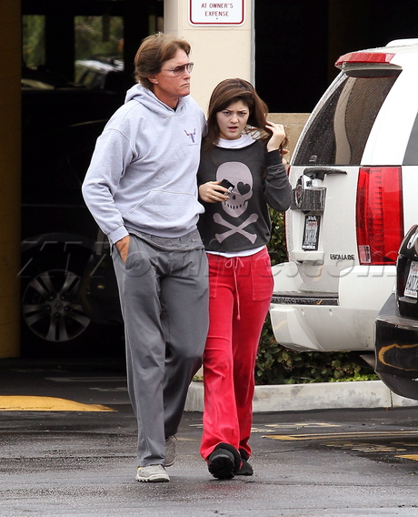 Bruce Jenner Kylie Jenner sweatpants skull and crossbones sad somber reality tv 