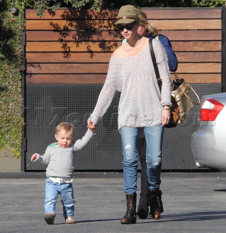 January Jones sunglasses hat xander jeans 