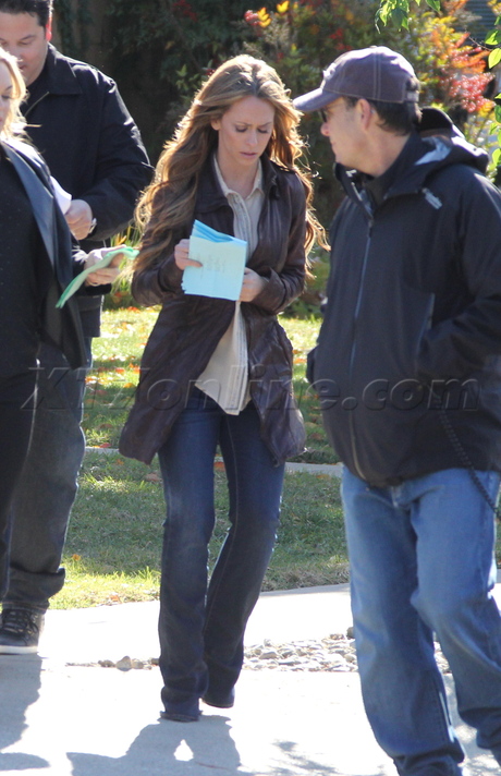The Client List Jennifer Love Hewitt jeans show set filming cold jacket