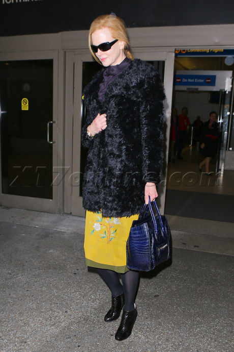 Nicole Kidman sunglasses lax boots skirt tights 