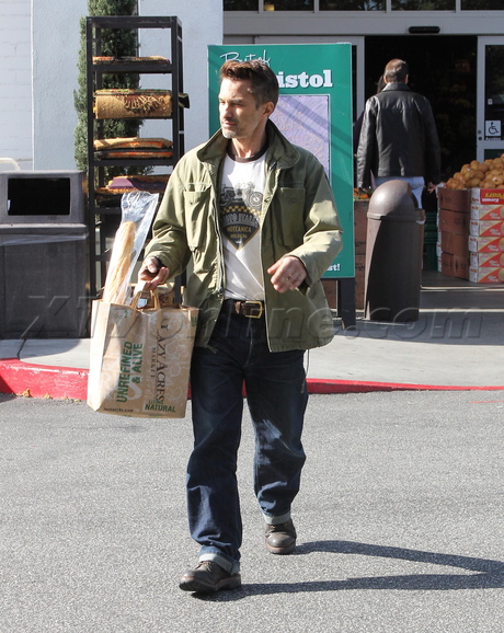 Olivier Martinez bristol farms shopping jeans halle berry 