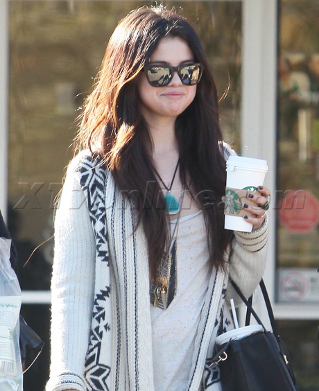 fashion purse Selena Gomez starbucks sunglasses sweater boots mcdonalds Justin Bieber