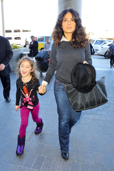 Salma Hayek lax airport jeans kid Valentina 