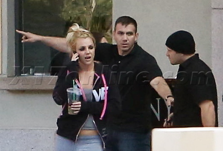 Britney Spears blonde singer x factor four seasons starbucks 