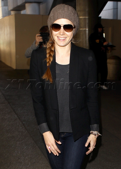 LAX Amy Adams hat sunglasses 