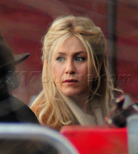 Connecticut Aniston Jennifer Elmore Leonard filming blonde 