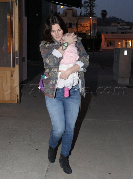 Drew Barrymore  shopping jans baby olive 
