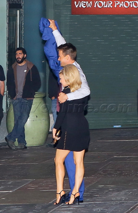 Josh Duhamel Fergie  hollywood legs dress safe haven premiere 