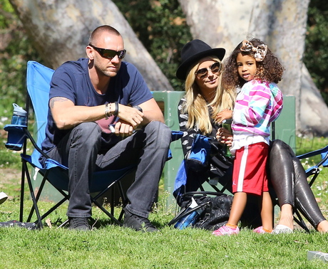 sunglasses Heidi Klum  jeans soccer seal kids 