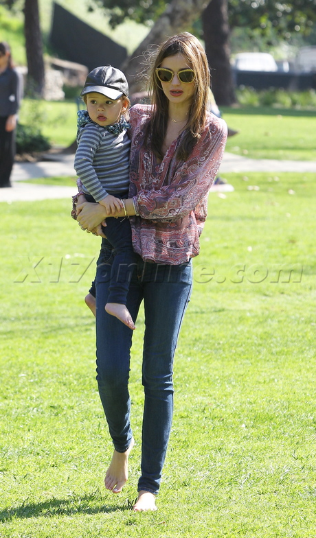 sunglasses Miranda Kerr bare feet gold sunglasses blouse 