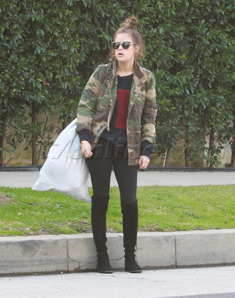 sunglasses Tallulah Belle Willis camo jacket spandex homeless bruce willis audi 