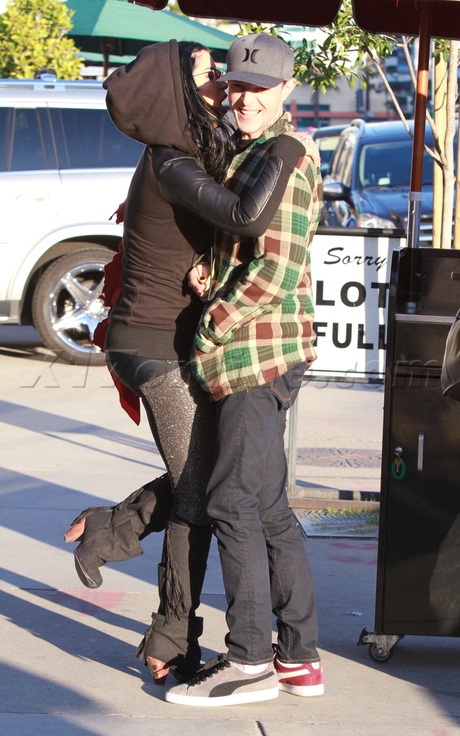 kiss sunglasses Kat Von D DJ Deadmau5 tattoo purse pelts spandex boots plaid shirt 