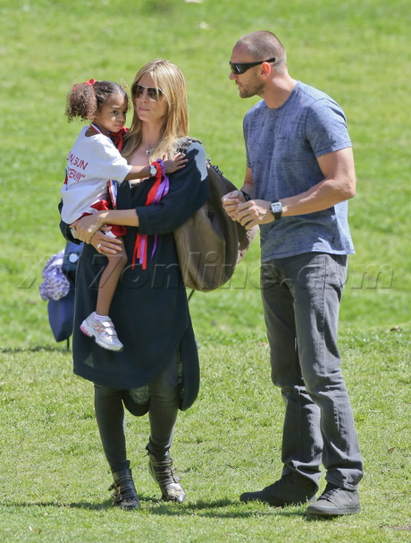 Heidi Klum Martin Kristen Soccer sunglasses blonde 