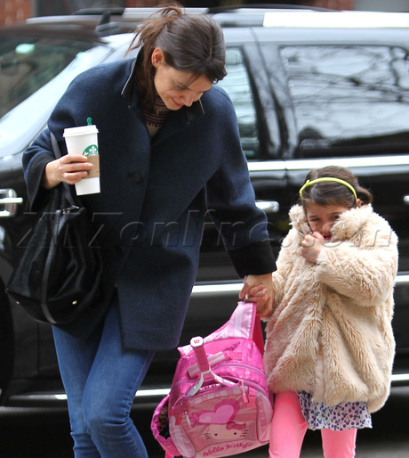New York Katie Holmes jeans pink Suri Cruise Daughter 