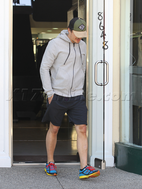 Orlando Bloom hat shorts sunset blvd H Lortenzo Men's 