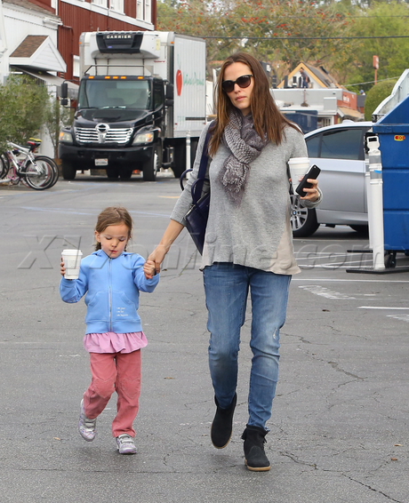 Jennifer Garner seraphina coffee brentwood country mart 