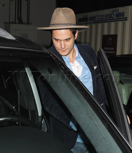 John Mayer craig's singer dinner hat uggs 