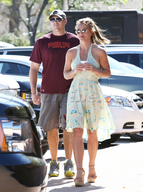 Britney Spears dress sunglasses singer legs x factor calabasas david lucado 