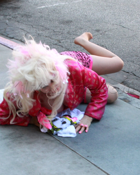 Pink Corvette Angelyne fell down fan pink 