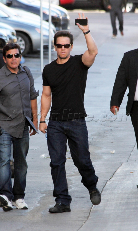 sunglasses jimmy kimmel Mark Whalberg muscles jeans