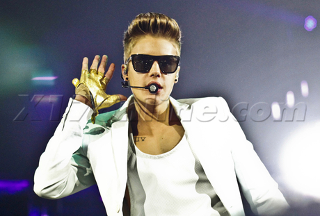 Justin Bieber performing tattoo sunglasses stockholm sweden 