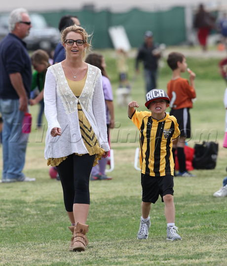 Britney Spears  sunglasses sweats soccer sean jayden The Goddess Inheritance glasses 