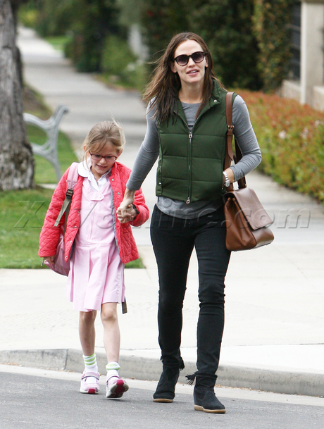 Jennifer Garner  wet hair vest santa monica denim sunglasses 