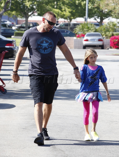 sunglasses Heidi Klum shopping kids toys r us Martin Kristen  