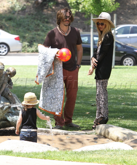 hat sunglasses jeans family Rachel Zoe Rodger Berman kid skylar fashion