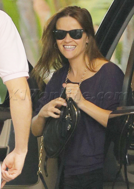 Reese Witherspoon sunglasses smile dui arrest trouble first pix happy range rover jim toth police 
