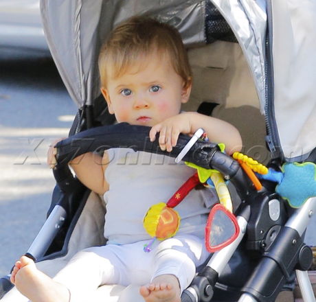 sunglasses Elsa Pataky sweater baby india rose short hair 