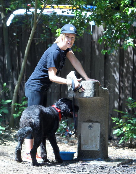 Jennie Garth actress reality star A Little Bit Country 