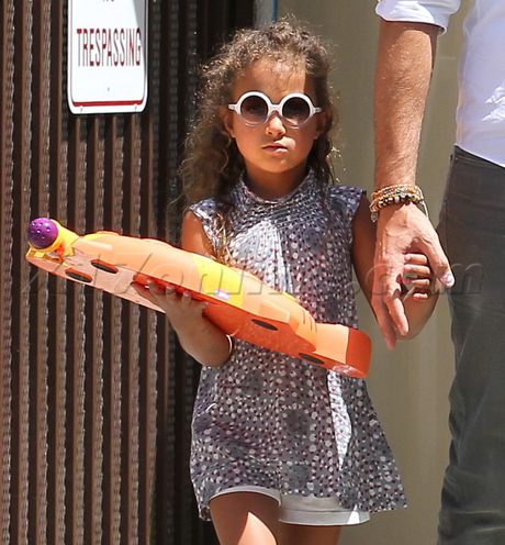 Nahla Aubry sunglasses father Gabriel School 