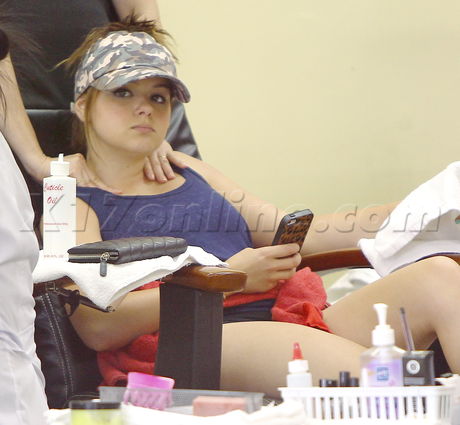 Ariel Winter shorts sweats skimpy outfit gym nail salon hat massage 