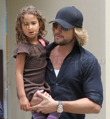 Gabriel Aubry hat sunglasses halle berry nahla 