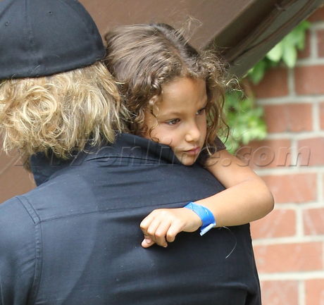 Gabriel Aubry hat sunglasses halle berry nahla 